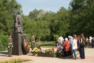 Возложение цветов 22 июня 2013